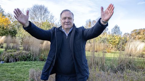 Schitterend eerbetoon voor Dick Advocaat (78) na WK-stunt met Curaçao