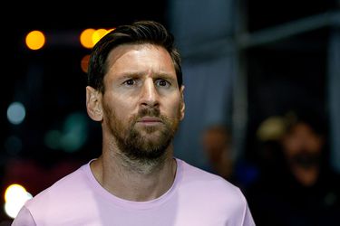 Topvoetballer Lionel Messi belooft met waterige ogen en brok in de keel toekomstplannen: 'Dat is mijn thuis'