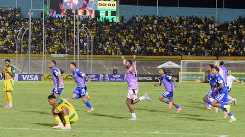 Dick Advocaat bezorgt Curaçao enorm geldbedrag met kwalificatie voor WK: 'Onze prestatie gaat de hele wereld over'