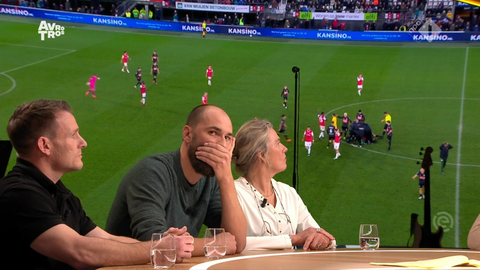 Tranen bij ex-voetballer Bas Dost en presentatrice Eva Jinek: 'Het is heftig om te zien'