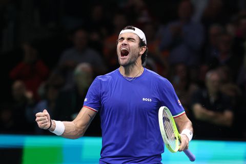 Italië ook zonder toptennisser Jannik Sinner dominant tijdens emotionele kwartfinale Davis Cup