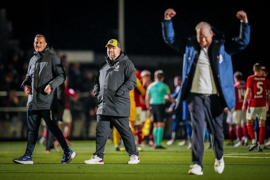 Ex-topvoetballer Theo Janssen overvallen door 'heel speciaal' nieuws: 'Dat wordt een feestje in de b