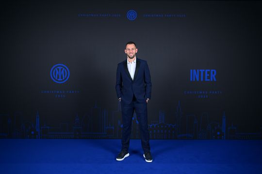 'Topvoetballer Stefan de Vrij krijgt uitweg aangeboden en kan kansen op WK-deelname vergroten'