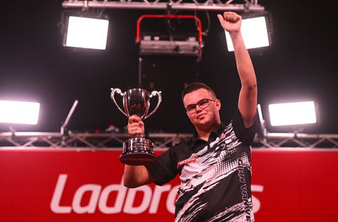 Zo werden bekende Nederlander en topdarter Gian van Veen partners: 'Zijn bril sprak me aan'