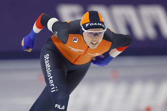 Topschaatsster Elisa Dul (27) loopt meerdere breuken op bij zware val: 'Dit is echt een nachtmerrie'