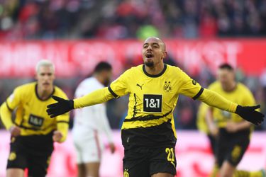 Donyell Malen zet Dortmund op vroege voorsprong uit geweldige cornervariant