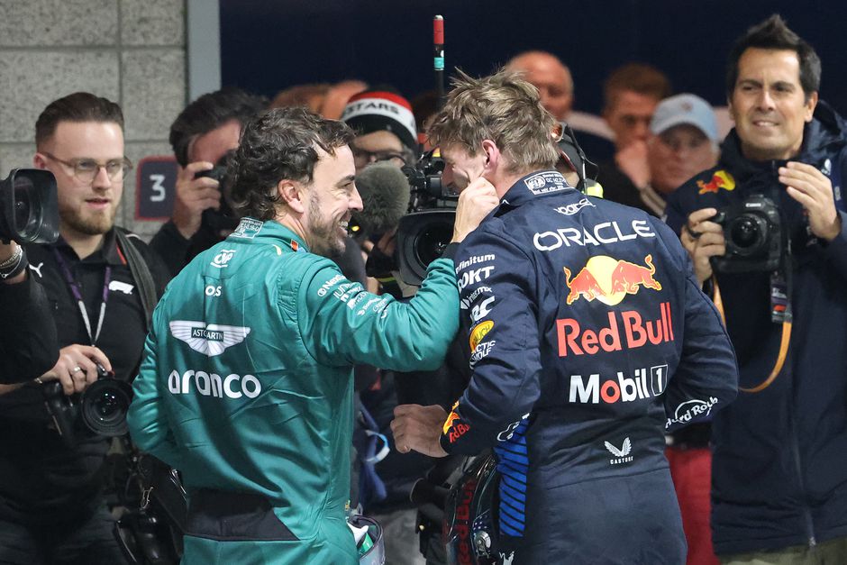Max Verstappen bevestigt opzienbarend gerucht daags voor nieuwe seizoen: 'Het is een hoop geld'