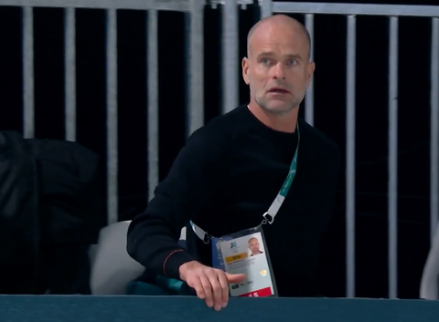 Erben Wennemars zorgt voor ongeloof met 'bizarre' actie op Winterspelen in Milaan: 'Deze kus ging te ver!'