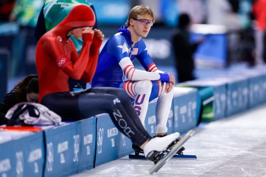 Merkwaardige ontknoping 1500 meter zorgt voor Nederlands onbegrip: 'Je ziet hem een versnelling terugschakelen'