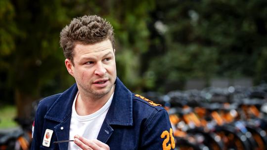 Vriendin Sven Kramer zag 'gesukkel' van schaatsicoon in Thialf al aankomen: 'Echt ongelooflijk'