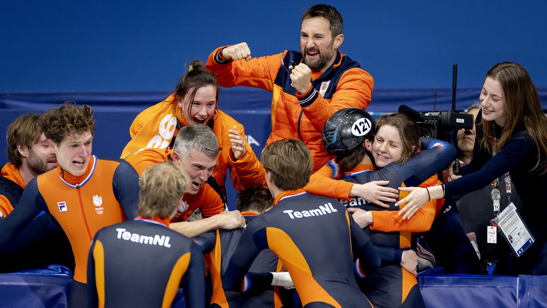 Bondscoach gouden shorttrackers wil interview 'kort' houden: 'Daar kunnen we heel lang over ouwehoer