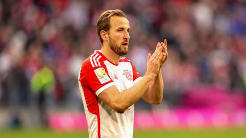 Foto's van standbeeld Harry Kane - dat al vijf jaar in een loods staat - opgedoken