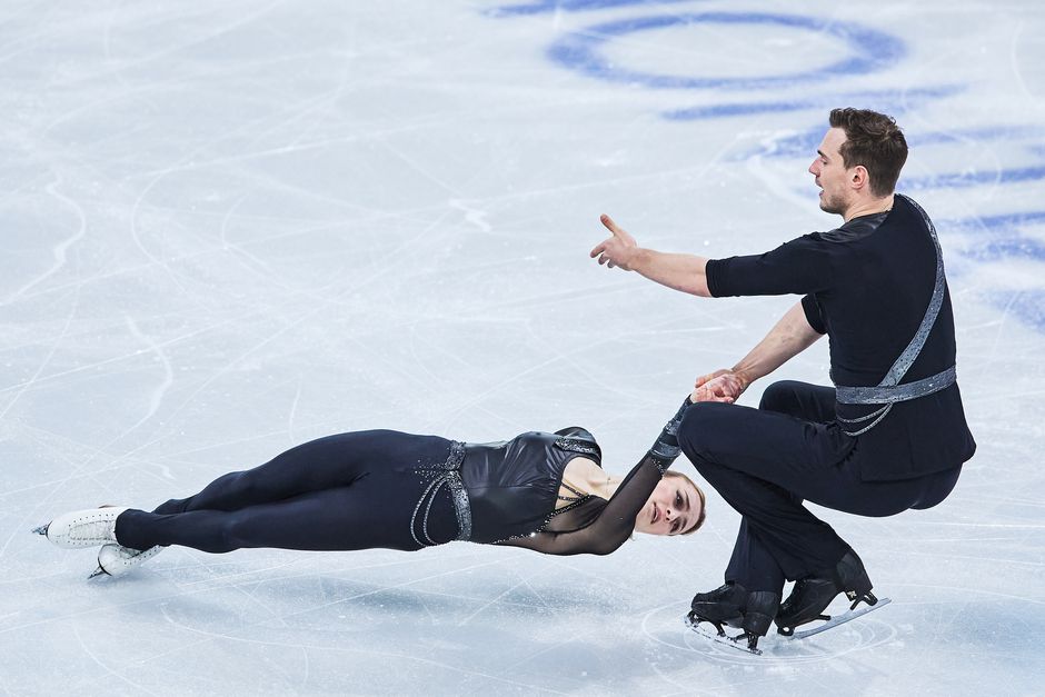 Kunstrijders Daria Danilova en Michel Tsiba door naar vrije kür op WK