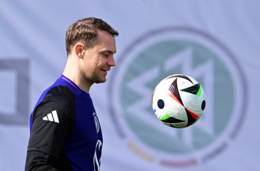 Manuel Neuer mist oefenduel met Nederlands elftal vanwege een spierscheuring, maar blijft eerste keeper voor het EK