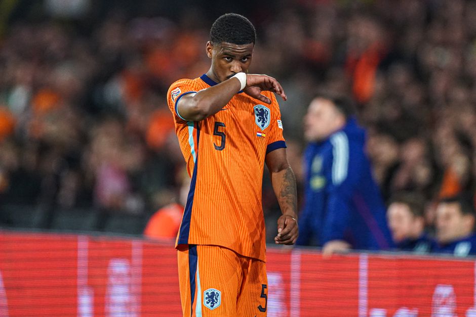 Grillige Jorrel Hato voegt zich na rode kaart tegen Spanje in discutabel rijtje met Johan Cruijff en Matthijs de Ligt