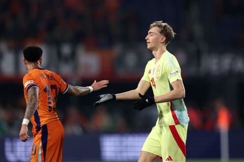 Dit is waarom fans Dean Huijsen massaal toejuichen tijdens Spanje - Nederland