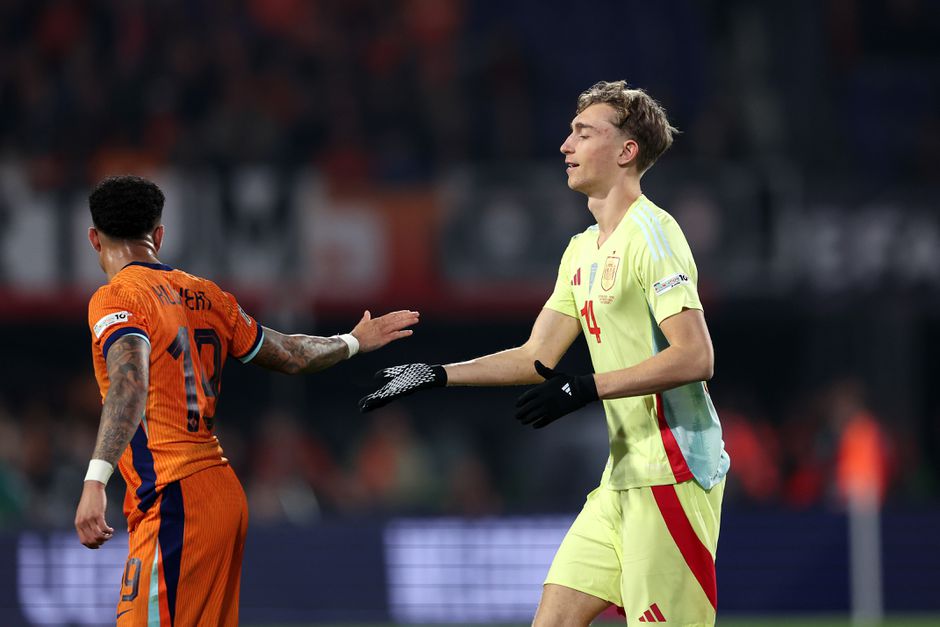 Dit is waarom fans Dean Huijsen massaal toejuichen tijdens Spanje - Nederland