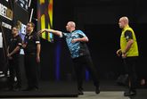 'Michael van Gerwen doet dat ook met z'n grote platvoeten': PDC moet strenger zijn op dartsregel