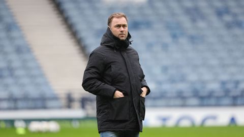 Heerenveen presenteert de opvolger van Robin van Persie: 'De cirkel is rond'