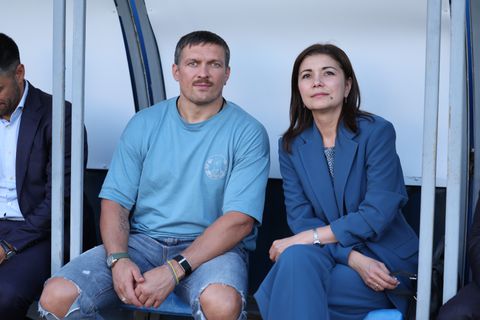 Usyk haalt zwaar geschut binnen voor duel met Verhoeven: plaaggeest van Jake Paul duikt plots op