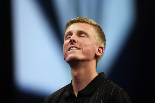 Nederlandse topdarter gaat na grootste zege ooit nu direct onderuit bij Belgian Darts Open