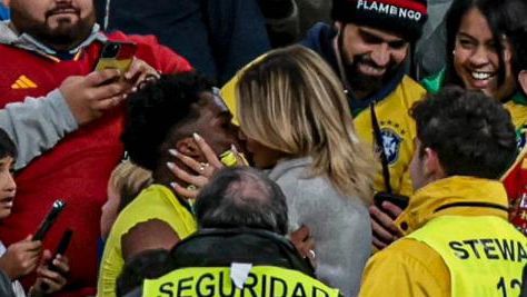 Dit zijn de eisen in relatiecontract Endrick en vriendin: 'Zo vaak mogelijk 'Ik hou van je' zeggen'