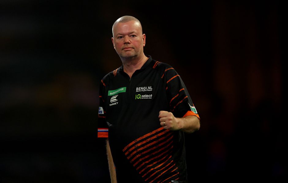 Raymond van Barneveld was 'écht depressief', maar wil nu nog jaren door als darter: 'Dit kan mijn jaar worden'