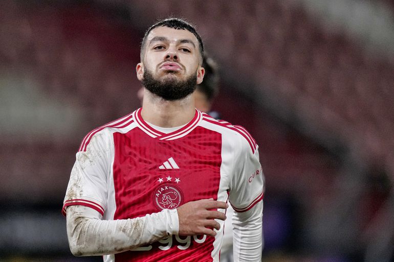 Ajax vangt dertien miljoen euro én doorverkooppercentage voor Georges Mikautadze