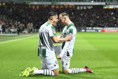 Groningen maakt promotiestrijd in Keuken Kampioen Divisie spannender na uitglijder Willem II en Roda JC