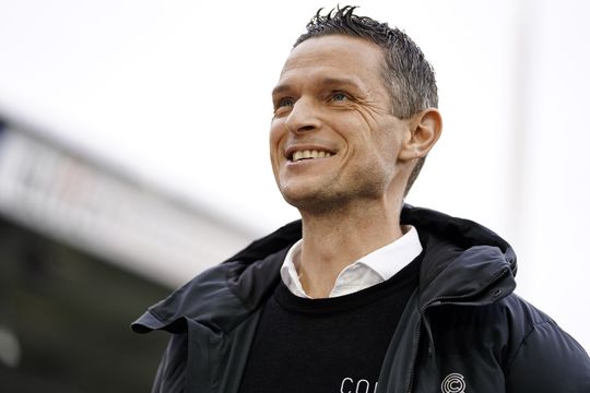 Rogier Meijer wordt verrast door zijn broer die hij twee jaar niet zag: 'Hé pik, hoe is het?'