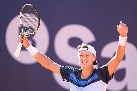 Topvoetballer Frenkie de Jong duikt met geliefde Mikky Kiemeney op bij prestigieus event