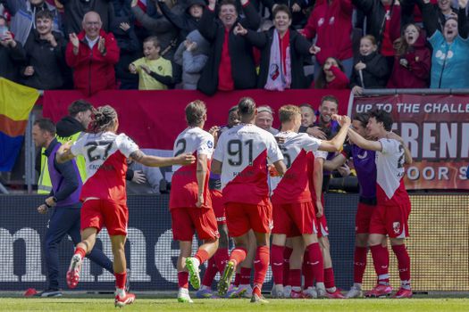 Beschamend Ajax krijgt fikse oorwassing van ontketend FC Utrecht en zet zeldzame misstap richting titel