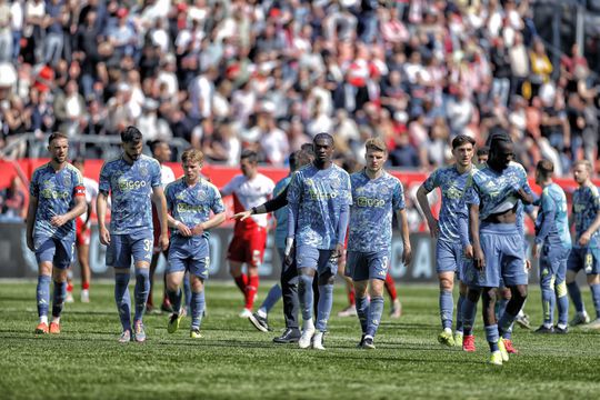 'De ongelofelijke nederlaag van Ajax moet als zout in de open wonden zijn voor balend PSV'