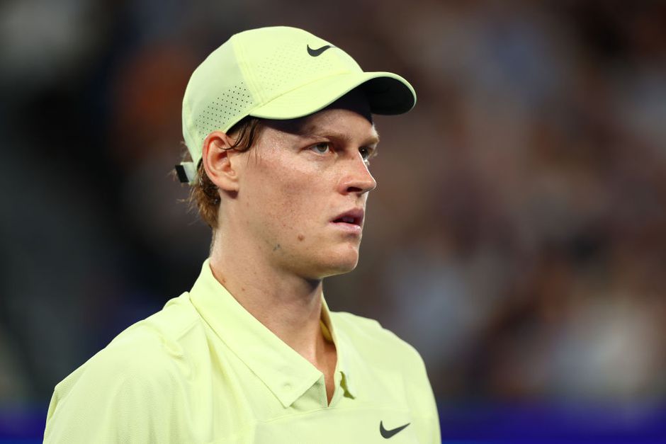 Tennistoppers die 'te lang douchen' kunnen hard bestraft worden: 'Zorgt voor vertraging'