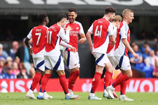 Arsenal stelt titelfeest Liverpool uit met 'verplichte' zege op degradatiekandidaat