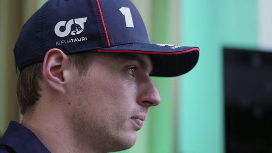 Geïrriteerde Max Verstappen maakt opvallend statement vlak na veelbesproken finish in Saoedi-Arabië