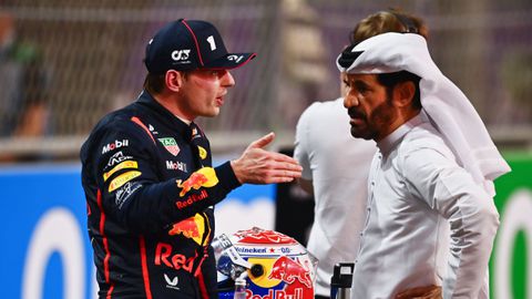 Boze Max Verstappen krijgt opvallende uitleg van stewards over straf: normaal gesproken tien seconden