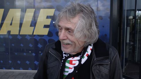 Johan Derksen (77) maakt bizarre taferelen mee: 'Je staat voor lul of ze vinden je een lul'