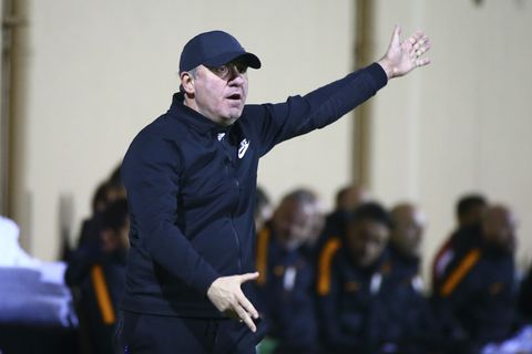 Nieuwe bondscoach voor Roemenië na overlijden Mircea Lucescu, voetbalicoon stapt in