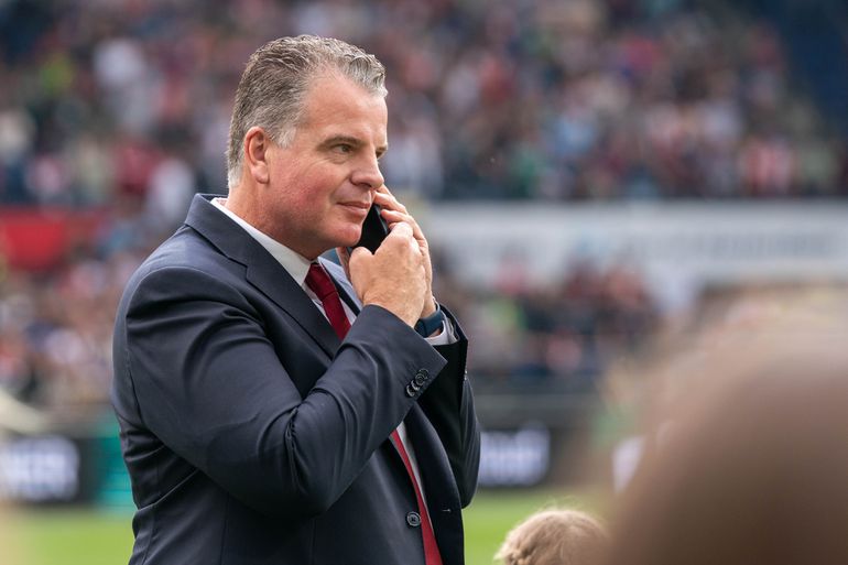 Te Kloese blij met transfersom Slot en denkt al verder: 'Feyenoord kan met hem voortborduren op successen'