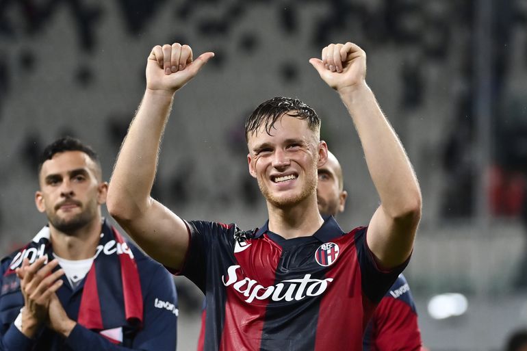 Bologna zonder Zirkzee maar met blunderende Beukema geeft 3-0-voorsprong weg tegen Juventus