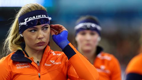 Genietende topschaatsster Jutta Leerdam geeft na terugkeer in Nederland inkijkje in 'goed kamp'