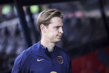 Openhartige Frenkie de Jong blikt terug op gitzwarte periode: 'Het was een zware reis'