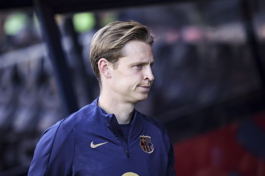 Openhartige Frenkie de Jong blikt terug op gitzwarte periode: 'Het was een zware reis'