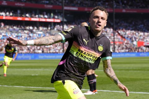 Danny Makkelie geeft duidelijkheid over uitgefloten Noa Lang in De Kuip: 'Als publiek moet je ook kunnen incasseren'