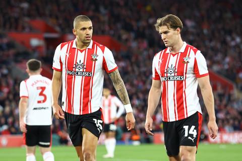 Enorme rel in Engelse voetbalwereld krijgt staartje: 'buitensporig' gestrafte club bijt van zich af