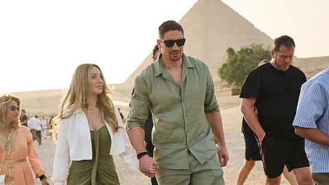 Rico Verhoeven laat niets aan toeval over in Egypte: veel belangrijke mensen achter topvechter aan