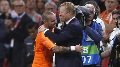 Oud-topvoetballer Wesley Sneijder doet boekje open over incident met Ronald Koeman: 'Had ik niet mogen doen'