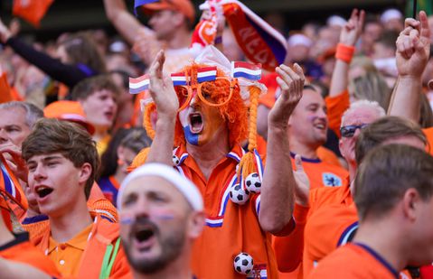 NOS verlaagt 'bizarre' tarieven voor uitzenden EK op groot scherm: Tweede Kamer krijgt z'n zin