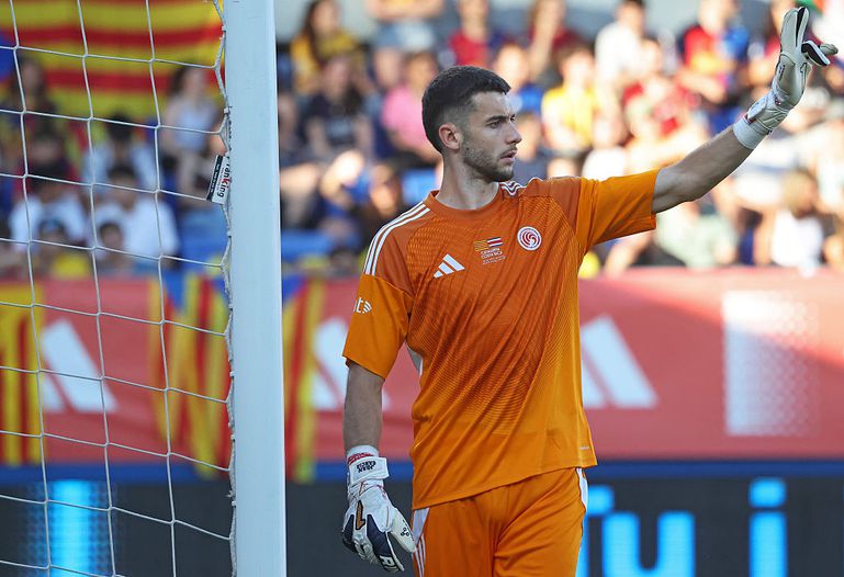 Woeste reactie op transfer van keeper Joan Garcia naar FC Barcelona: 'Hij heeft iedereen bedrogen'